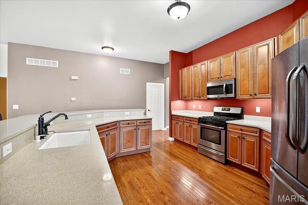 Image 8 of property listing at 1336 Forest Way, Wentzville, MO 63385