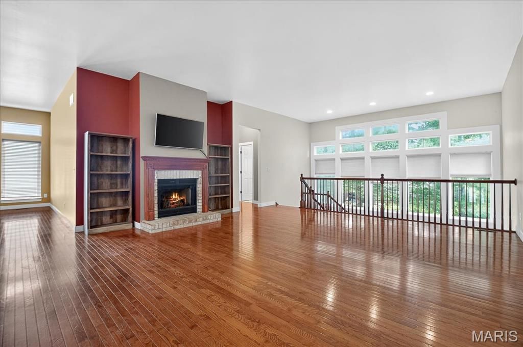 Image 10 of property listing at 1336 Forest Way, Wentzville, MO 63385