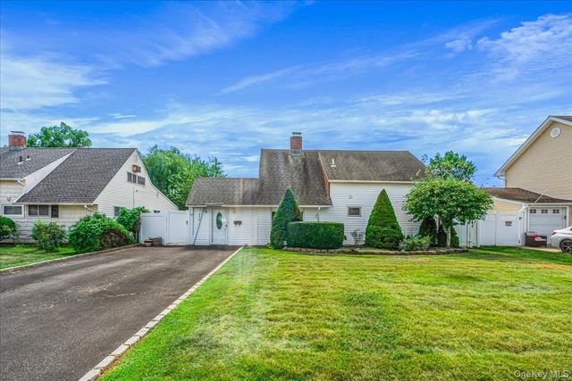 236 Duckpond Drive S, Wantagh, NY 11793