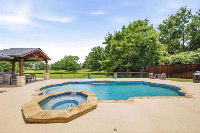 5409 Coventry Court, Colleyville, TX 76034