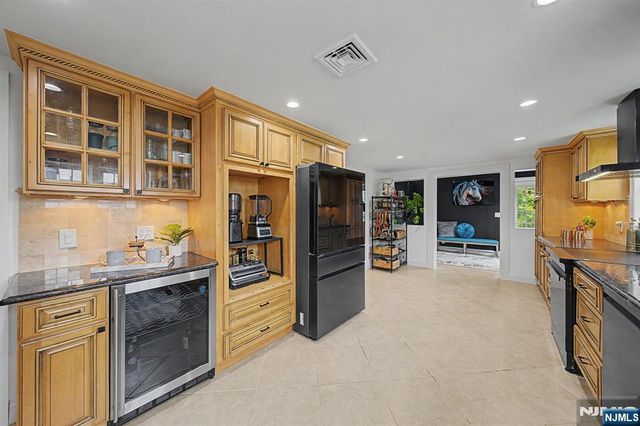 11 Hanover Place, Glen Rock, NJ 07452