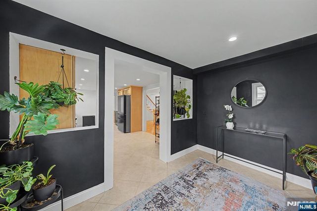 11 Hanover Place, Glen Rock, NJ 07452