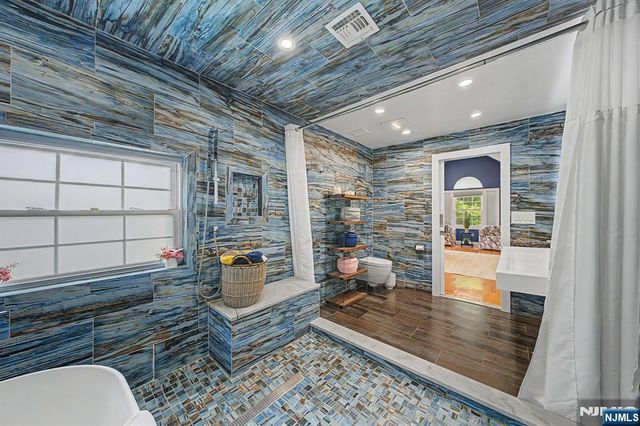 11 Hanover Place, Glen Rock, NJ 07452