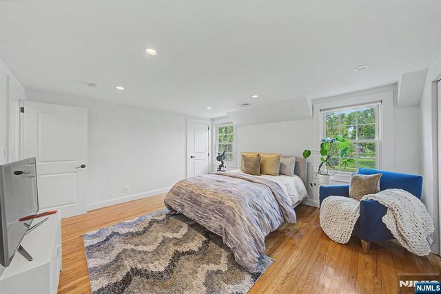 11 Hanover Place, Glen Rock, NJ 07452