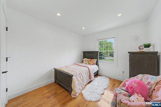11 Hanover Place, Glen Rock, NJ 07452