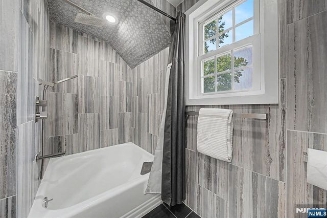 11 Hanover Place, Glen Rock, NJ 07452