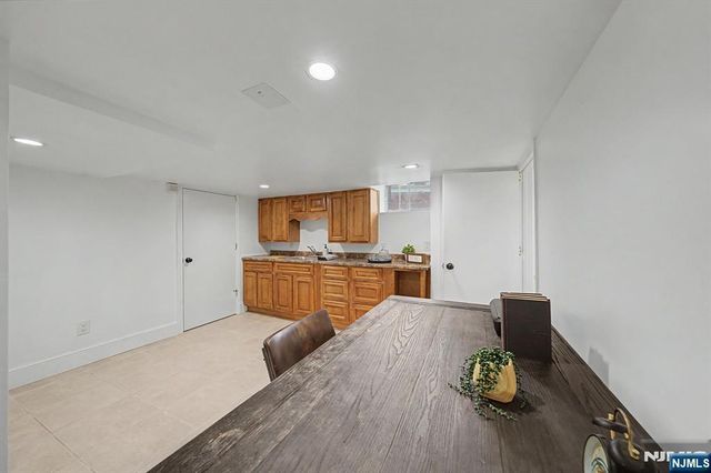 11 Hanover Place, Glen Rock, NJ 07452