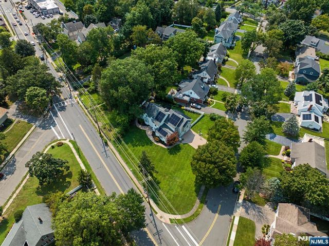 11 Hanover Place, Glen Rock, NJ 07452