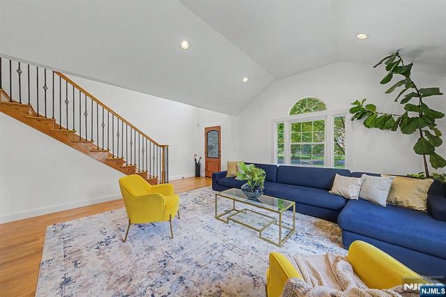 11 Hanover Place, Glen Rock, NJ 07452