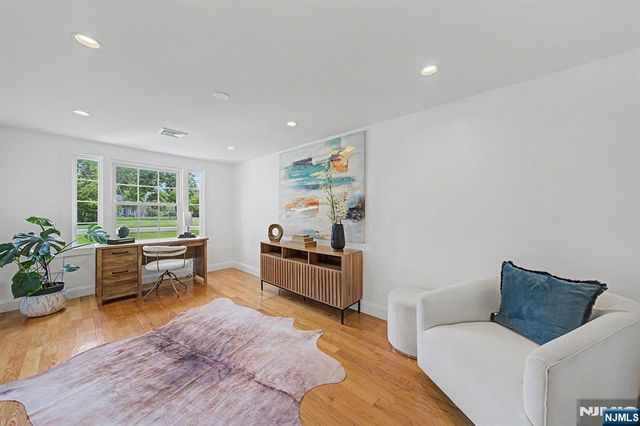 11 Hanover Place, Glen Rock, NJ 07452