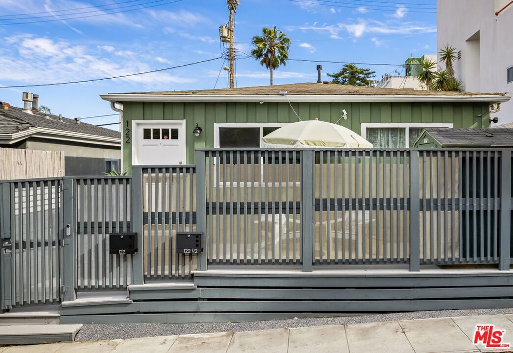122 Thornton Place, Venice, CA 90291 — exterior
