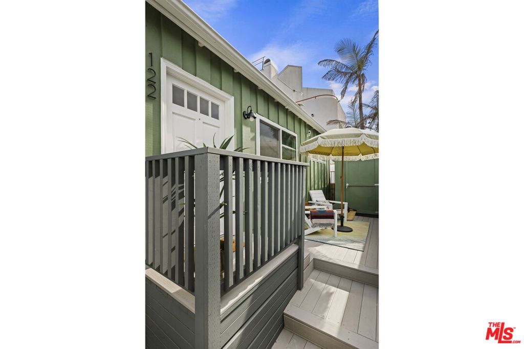 122 Thornton Place, Venice, CA 90291 — photo 2