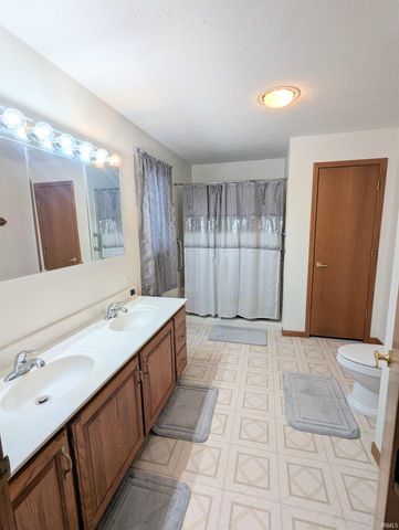 11497 N Biscayne Lane, Cromwell, IN 46732