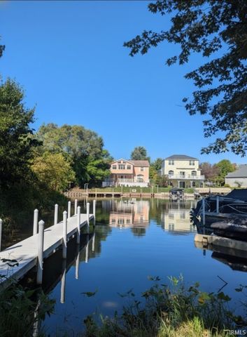 11497 N Biscayne Lane, Cromwell, IN 46732