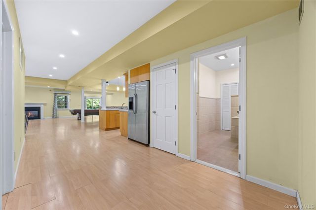 11 Belvedere Court, Manhasset, NY 11030