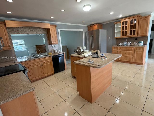 16130 SW 108th Ct, Miami, FL 33157