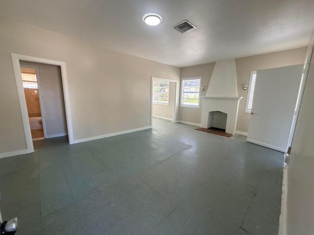 504 El Prado, West Palm Beach, FL 33405