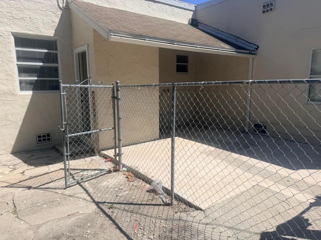 504 El Prado, West Palm Beach, FL 33405