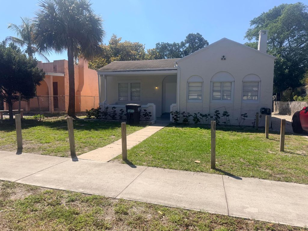 504 El Prado, West Palm Beach, FL 33405