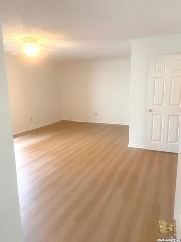 1635 Canyon Parke Dr, San Antonio, TX 78232