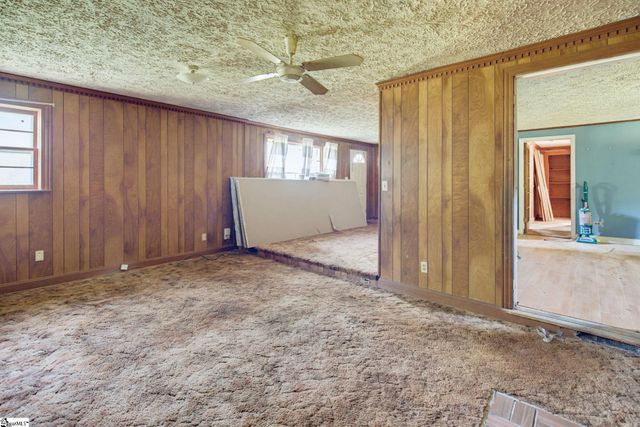 520 Standing Springs Road, Greenville, SC 29605