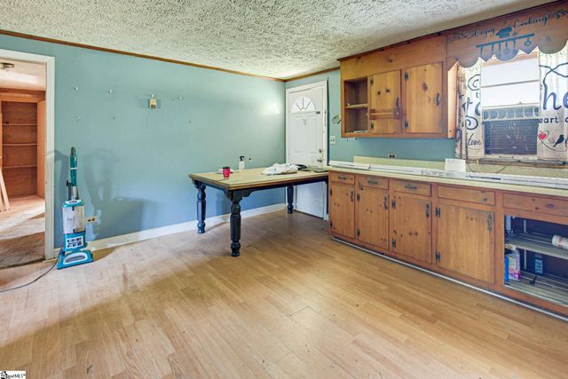 520 Standing Springs Road, Greenville, SC 29605