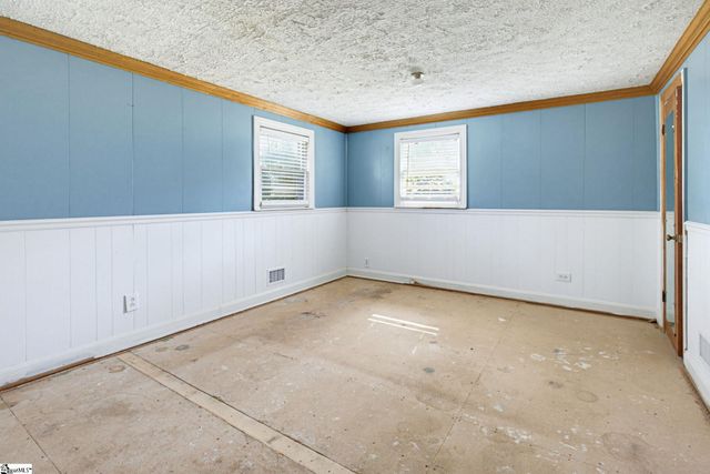 520 Standing Springs Road, Greenville, SC 29605