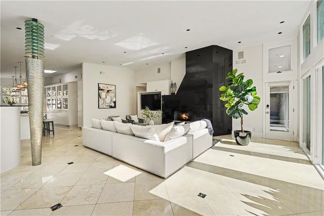 887 Berkshire NE Road, Atlanta, GA 30324