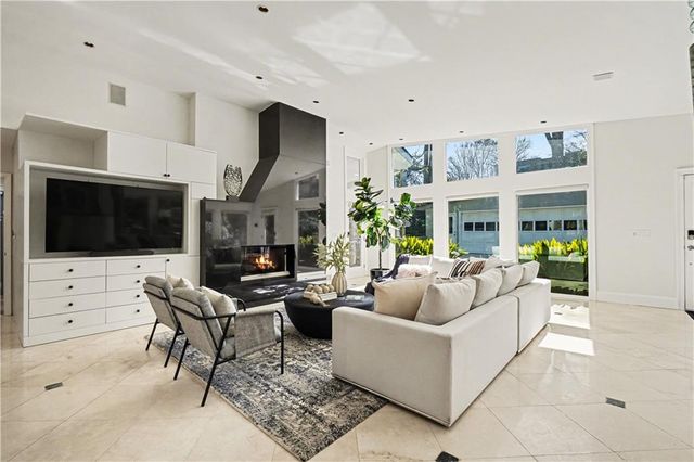 887 Berkshire NE Road, Atlanta, GA 30324