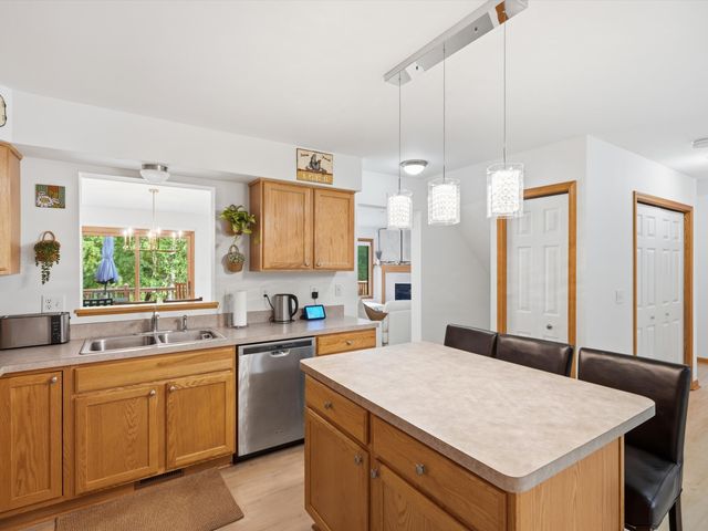 555 Sycamore Circle, Saline City, MI 48176
