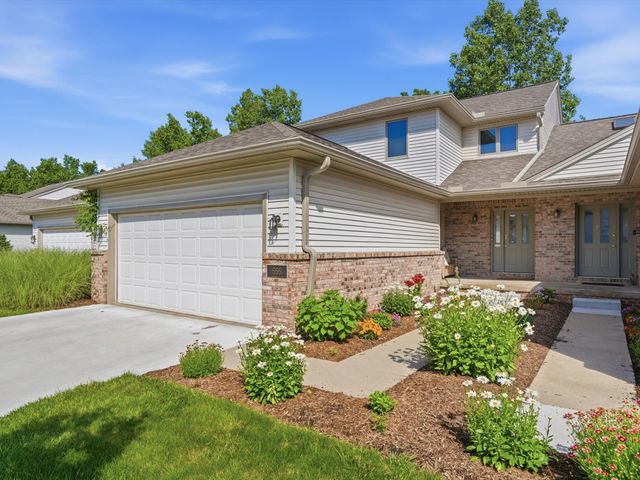 555 Sycamore Circle, Saline City, MI 48176