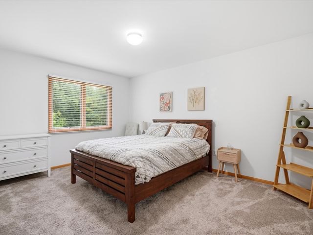 555 Sycamore Circle, Saline City, MI 48176