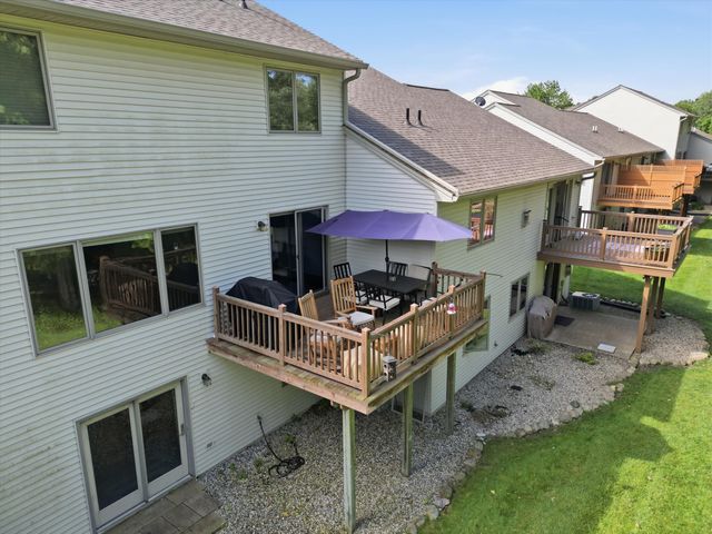 555 Sycamore Circle, Saline City, MI 48176