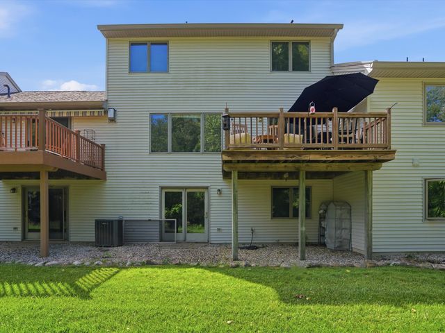 555 Sycamore Circle, Saline City, MI 48176