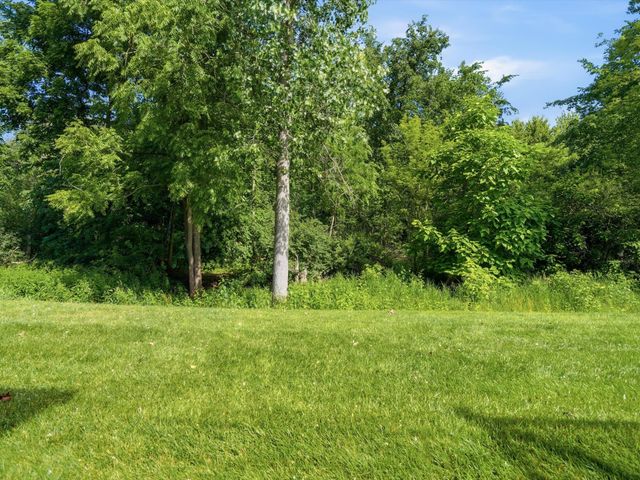 555 Sycamore Circle, Saline City, MI 48176