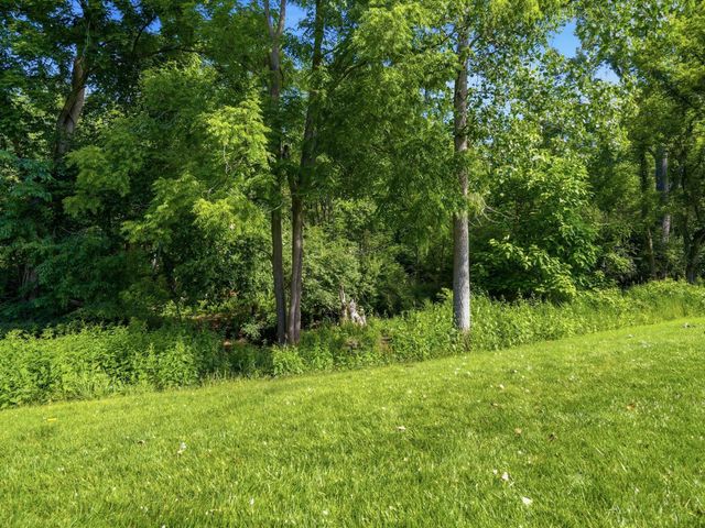 555 Sycamore Circle, Saline City, MI 48176