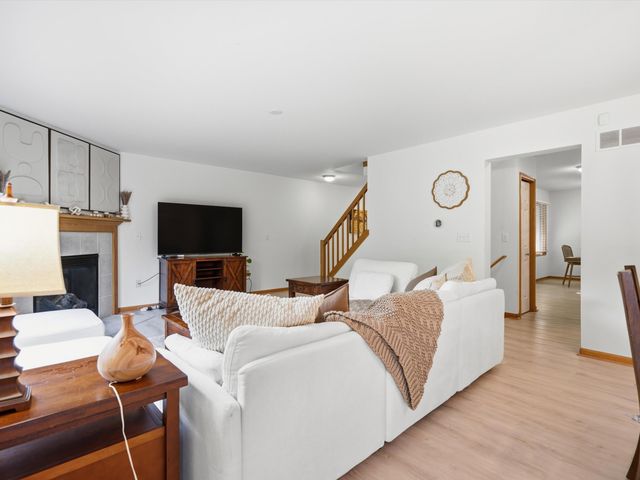 555 Sycamore Circle, Saline City, MI 48176