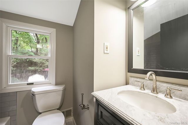 12 Valley Circle, Miller Place, NY 11764