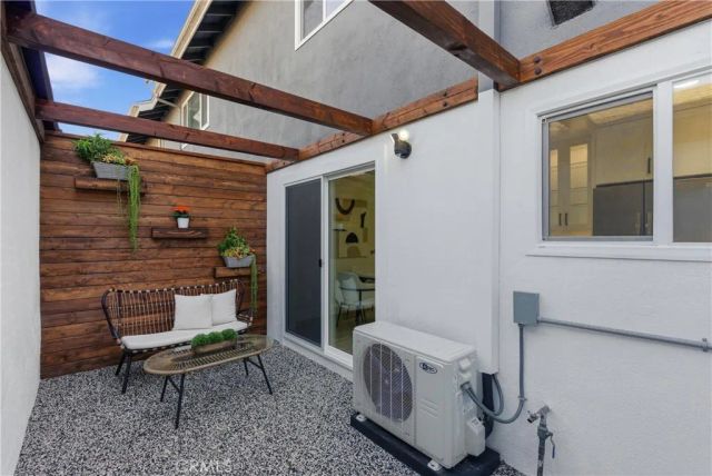 157 Yorktown, Costa Mesa, CA 92626