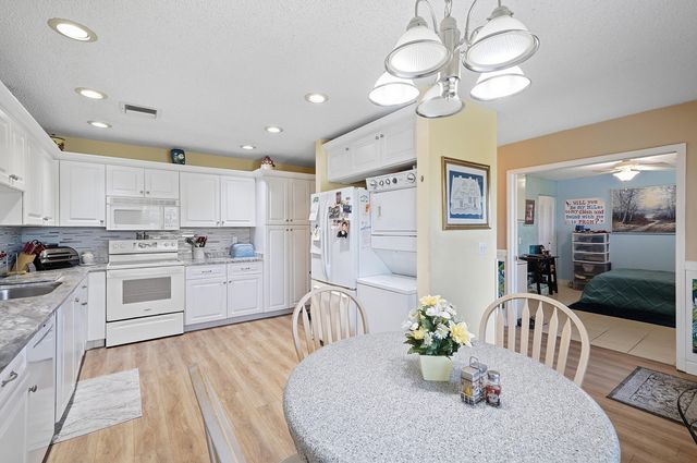 1840 NW 13th Street 102, Delray Beach, FL 33445
