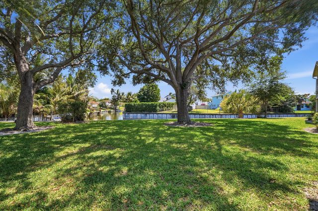 1840 NW 13th Street 102, Delray Beach, FL 33445