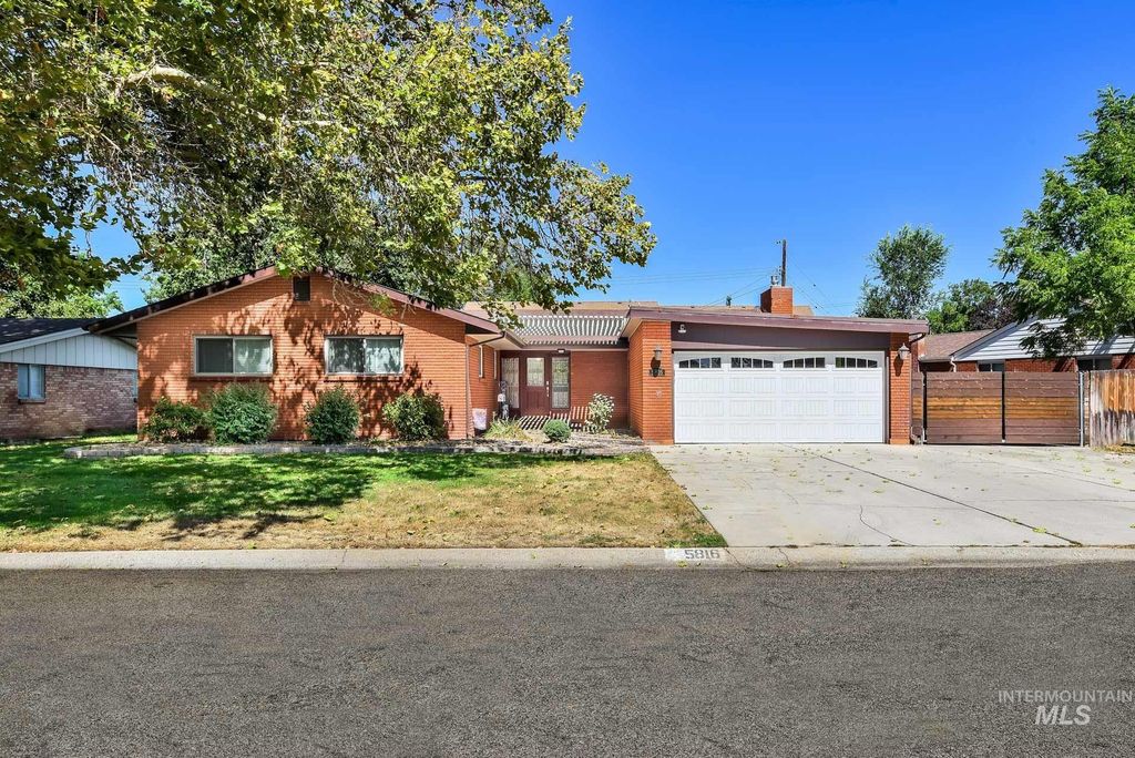 5816 W Poplar Dr, Boise, ID 83704