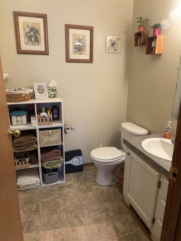 6704 Mill Stream Lane, Lansing, MI 48911