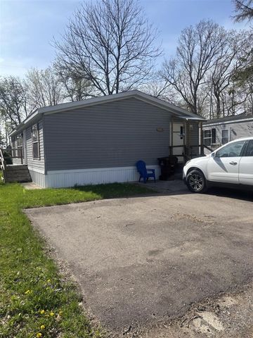 6704 Mill Stream Lane, Lansing, MI 48911