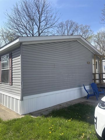 6704 Mill Stream Lane, Lansing, MI 48911