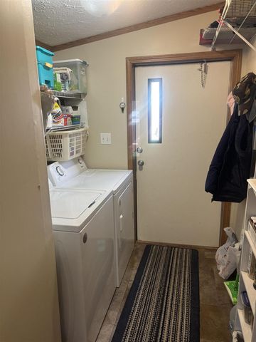 6704 Mill Stream Lane, Lansing, MI 48911