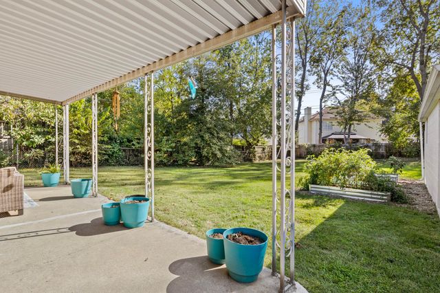 626 Nakomi Drive, Lexington, KY 40503