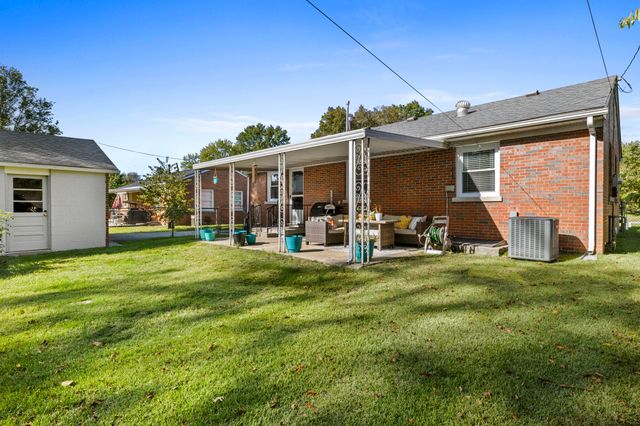 626 Nakomi Drive, Lexington, KY 40503