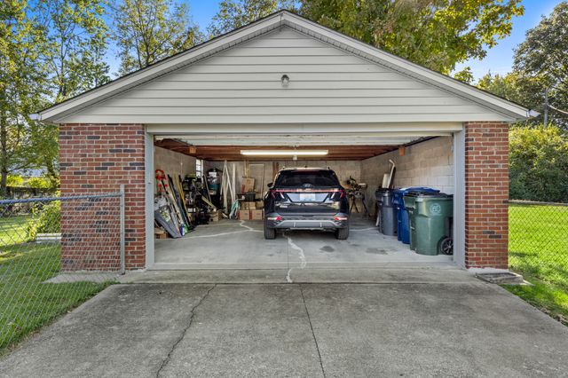 626 Nakomi Drive, Lexington, KY 40503