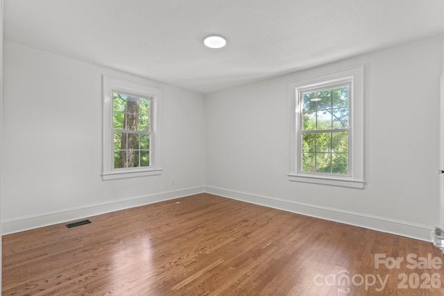 625 4th Street Drive NW, Hickory, NC 28601